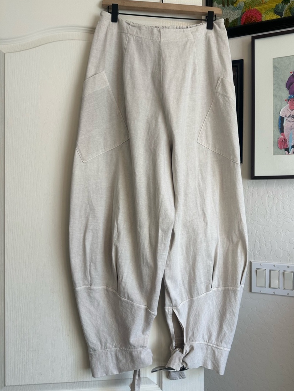 Free People Beach Stunner Pants. Size: Large - Picture 2 of 16
